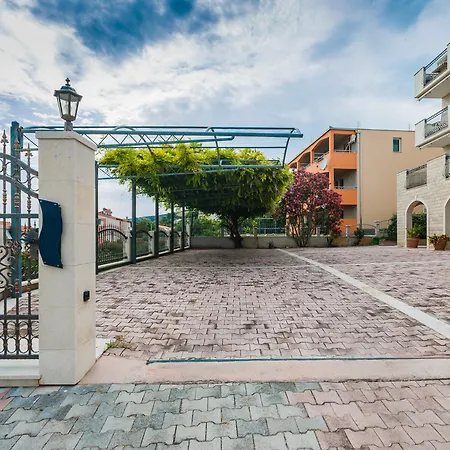 La Zeta Hotel 3*